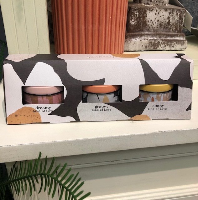 Love Triangle Candle Set